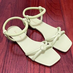 NWT Gianvito Rossi wasabi Green leather Juno Sandals